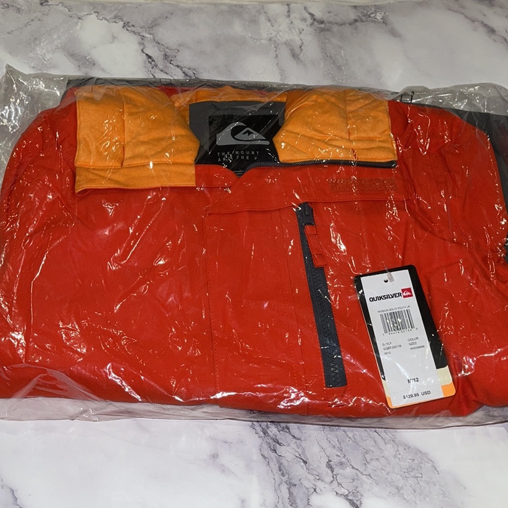 🔥 Quiksilver Mission Solid Snowboard Jacket Kids NWT - Picture 2 of 9